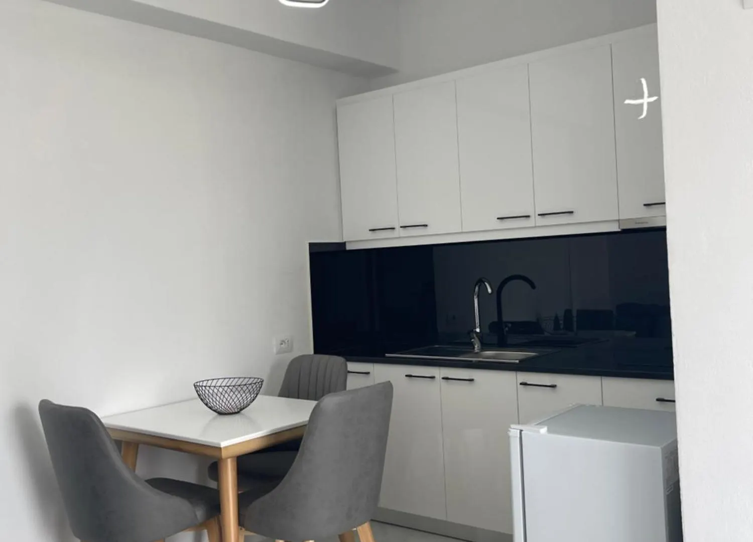 White House Dami Apartment Sarande